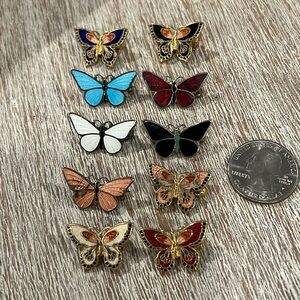 🦋Set of 10 Mini Brooches